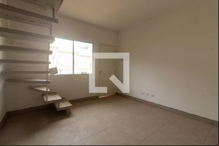 Sala de casa para alugar com 2 quartos, 51m² em Chácara Ondas Verdes, Cotia