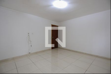 Quarto 1 de casa para alugar com 2 quartos, 100m² em Vila Santa Maria, São Paulo