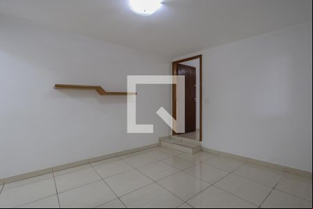 Quarto 2 de casa para alugar com 2 quartos, 100m² em Vila Santa Maria, São Paulo