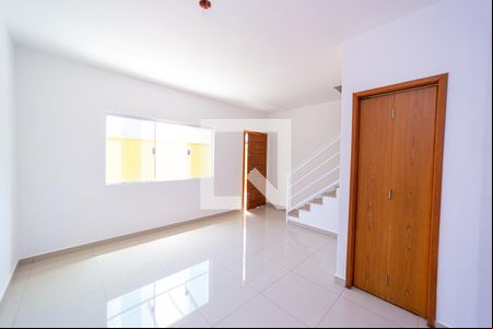 Sala de casa de condomínio à venda com 3 quartos, 110m² em Cidade Patriarca, São Paulo