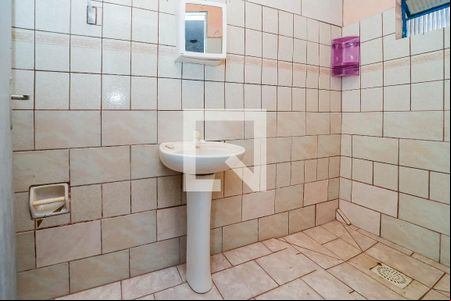 Banheiro de apartamento para alugar com 1 quarto, 35m² em Sarandi, Porto Alegre