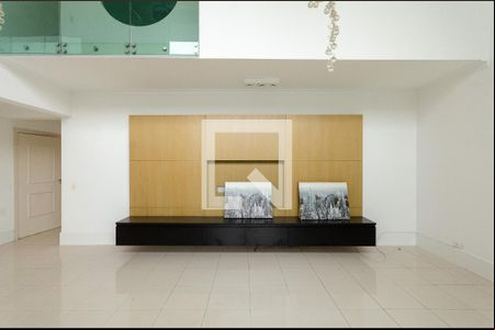 Sala de casa à venda com 4 quartos, 550m² em City América, São Paulo