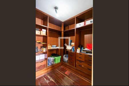 Closet da suíte 1 de casa para alugar com 3 quartos, 360m² em Jardim Santa Rosália, Sorocaba