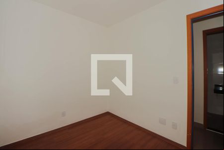 Quarto 1 de apartamento para alugar com 2 quartos, 56m² em Morro Santana, Porto Alegre