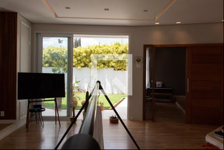 Sala de casa de condomínio para alugar com 4 quartos, 520m² em Residencial Barão do Café, Campinas