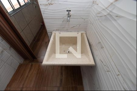 Banheiro de casa para alugar com 1 quarto, 20m² em Vila Brasil, São Paulo