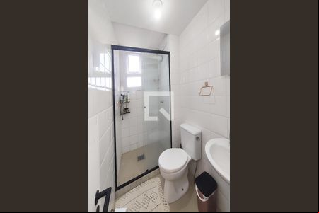 Banheiro  de apartamento para alugar com 2 quartos, 60m² em São José, São Leopoldo
