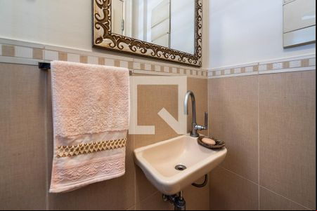 Lavabo de apartamento para alugar com 4 quartos, 240m² em Gonzaga, Santos