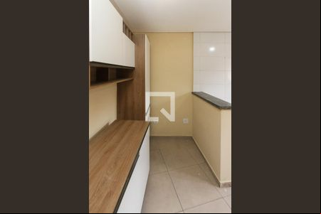 Cozinha de casa de condomínio para alugar com 1 quarto, 28m² em Jardim Santa Teresinha, São Paulo