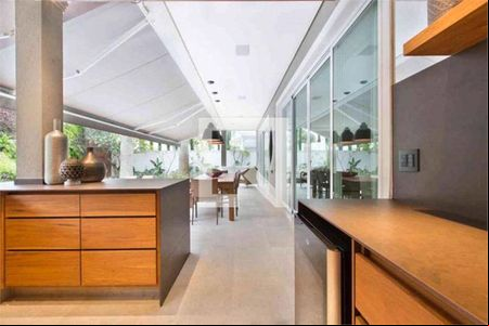 Casa à venda com 4 quartos, 550m² em Alphaville Residencial Um, Barueri