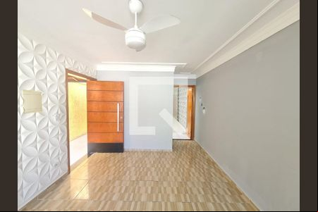 Sala de casa para alugar com 3 quartos, 126m² em Jardim Santa Barbara, Guarulhos