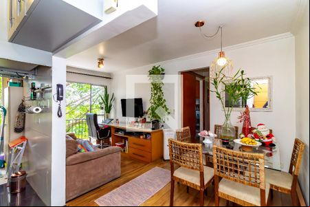 Sala de apartamento para alugar com 2 quartos, 60m² em Alto de Pinheiros, São Paulo