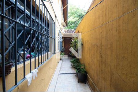 Corredor de casa para alugar com 3 quartos, 185m² em Jardim Ester, São Paulo