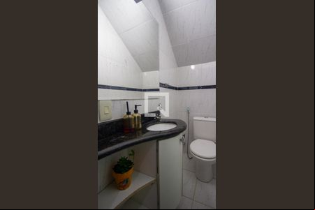 Lavabo de casa de condomínio para alugar com 5 quartos, 800m² em Vargem Pequena, Rio de Janeiro