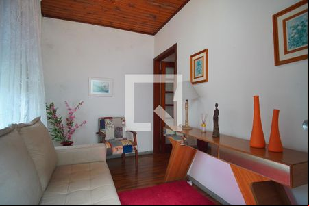 Sala de casa à venda com 2 quartos, 100m² em Petrópolis, Porto Alegre