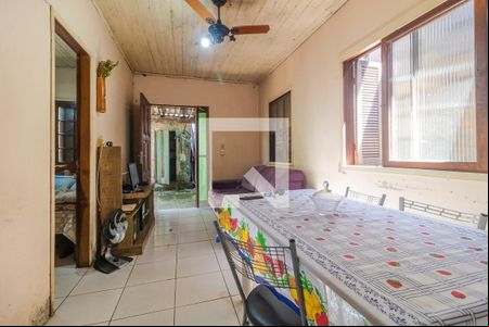 Sala de casa à venda com 3 quartos, 108m² em Camaquã, Porto Alegre