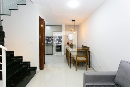 Sala de Estar de casa de condomínio para alugar com 3 quartos, 100m² em Vila Carrão, São Paulo