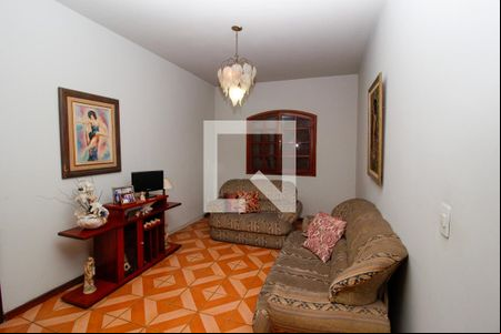 Sala  de casa para alugar com 3 quartos, 309m² em Santa Efigênia, Belo Horizonte