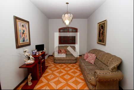 Sala  de casa para alugar com 3 quartos, 309m² em Santa Efigênia, Belo Horizonte