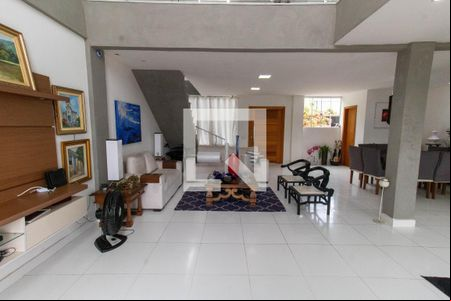 Sala de casa para alugar com 4 quartos, 250m² em Camboinhas, Niterói