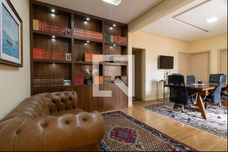Sala de casa para alugar com 5 quartos, 304m² em Cambuí, Campinas