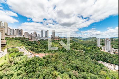 Sala 1 de apartamento para alugar com 2 quartos, 180m² em Vale do Sereno, Nova Lima