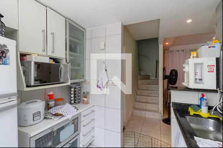 Cozinha de casa de condomínio à venda com 3 quartos, 130m² em Castelo, Belo Horizonte