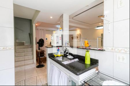 Cozinha de casa de condomínio à venda com 3 quartos, 130m² em Castelo, Belo Horizonte