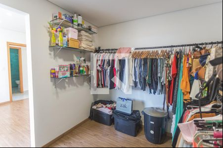 Closet da Suíte de casa à venda com 3 quartos, 210m² em Ipiranga, Belo Horizonte