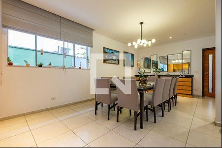 Sala de casa à venda com 3 quartos, 300m² em Alto de Pinheiros, São Paulo