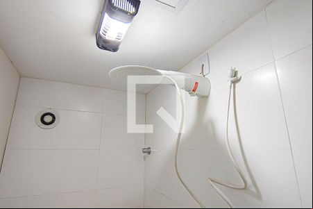 banheiro de kitnet/studio para alugar com 0 quarto, 28m² em Camorim, Rio de Janeiro