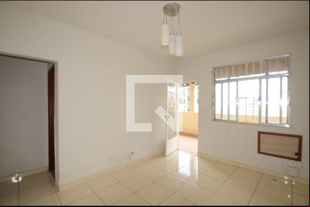 Sala de casa para alugar com 2 quartos, 98m² em Cascadura, Rio de Janeiro