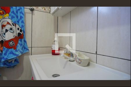Banheiro de apartamento para alugar com 1 quarto, 46m² em Jardim Dona Leopoldina, Porto Alegre