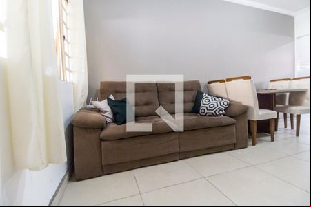 Casa de condomínio à venda com 64m², 2 quartos e 1 vagaSala de TV