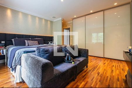 Suíte 1 de casa à venda com 5 quartos, 324m² em Alto de Pinheiros, São Paulo