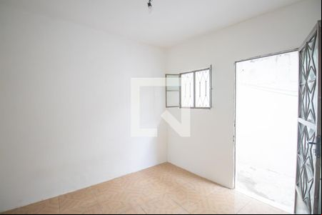 Sala de casa para alugar com 1 quarto, 45m² em Colubandê, São Gonçalo