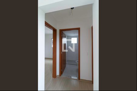 Corredor de apartamento à venda com 2 quartos, 47m² em Goiânia, Belo Horizonte