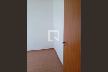 Quarto de apartamento à venda com 2 quartos, 42m² em Sapucaias, Contagem