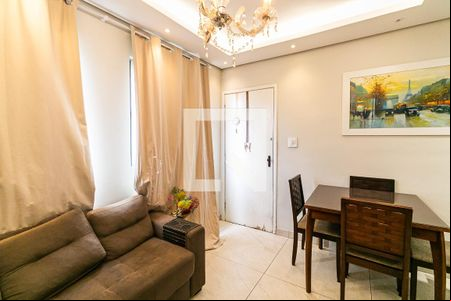 Sala de apartamento para alugar com 2 quartos, 56m² em Arvoredo, Contagem