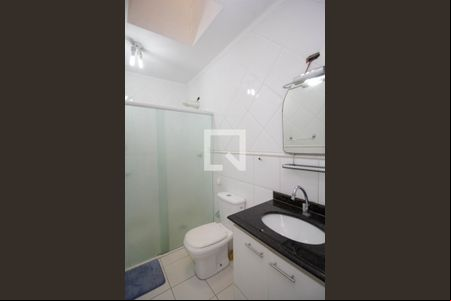 Banheiro da Suíte 1 de casa à venda com 2 quartos, 126m² em Vila Mangalot, São Paulo