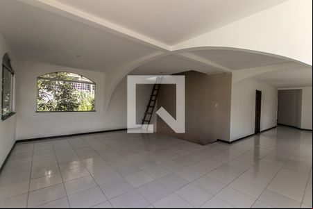 Sala 1º Andar de casa para alugar com 6 quartos, 320m² em São Cristóvão, Salvador