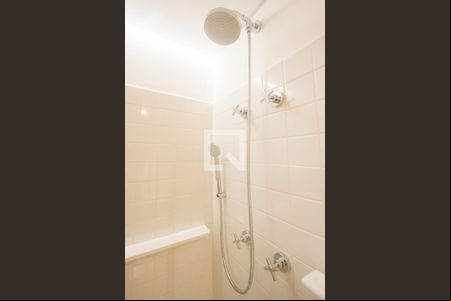 Chuveiro de apartamento para alugar com 1 quarto, 28m² em Santo Amaro, São Paulo