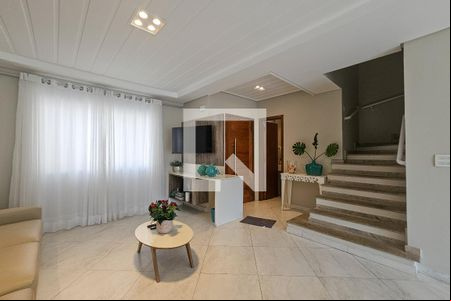 Sala de casa de condomínio para alugar com 4 quartos, 245m² em Vila Júlia, Guarujá