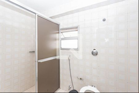 Banheiro de apartamento para alugar com 1 quarto, 48m² em Aclimação, São Paulo