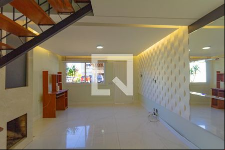 Sala de casa de condomínio à venda com 2 quartos, 93m² em Fátima, Canoas