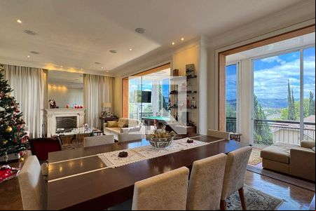 Sala de casa de condomínio à venda com 4 quartos, 500m² em Parque Sinai, Santana de Parnaíba