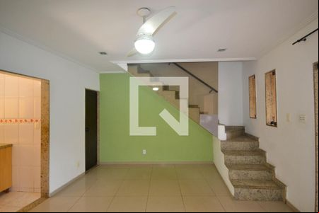 Sala de casa para alugar com 3 quartos, 154m² em Centro, Nilópolis