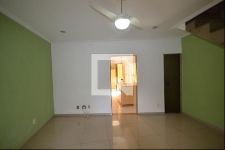Sala de casa para alugar com 3 quartos, 154m² em Centro, Nilópolis