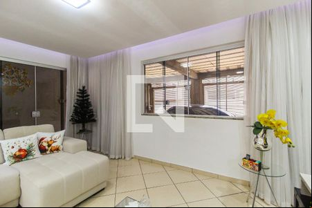 Sala de casa à venda com 3 quartos, 125m² em Conjunto Residencial José Bonifácio, São Paulo