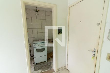 Cozinha de kitnet/studio para alugar com 1 quarto, 19m² em Água Branca, São Paulo